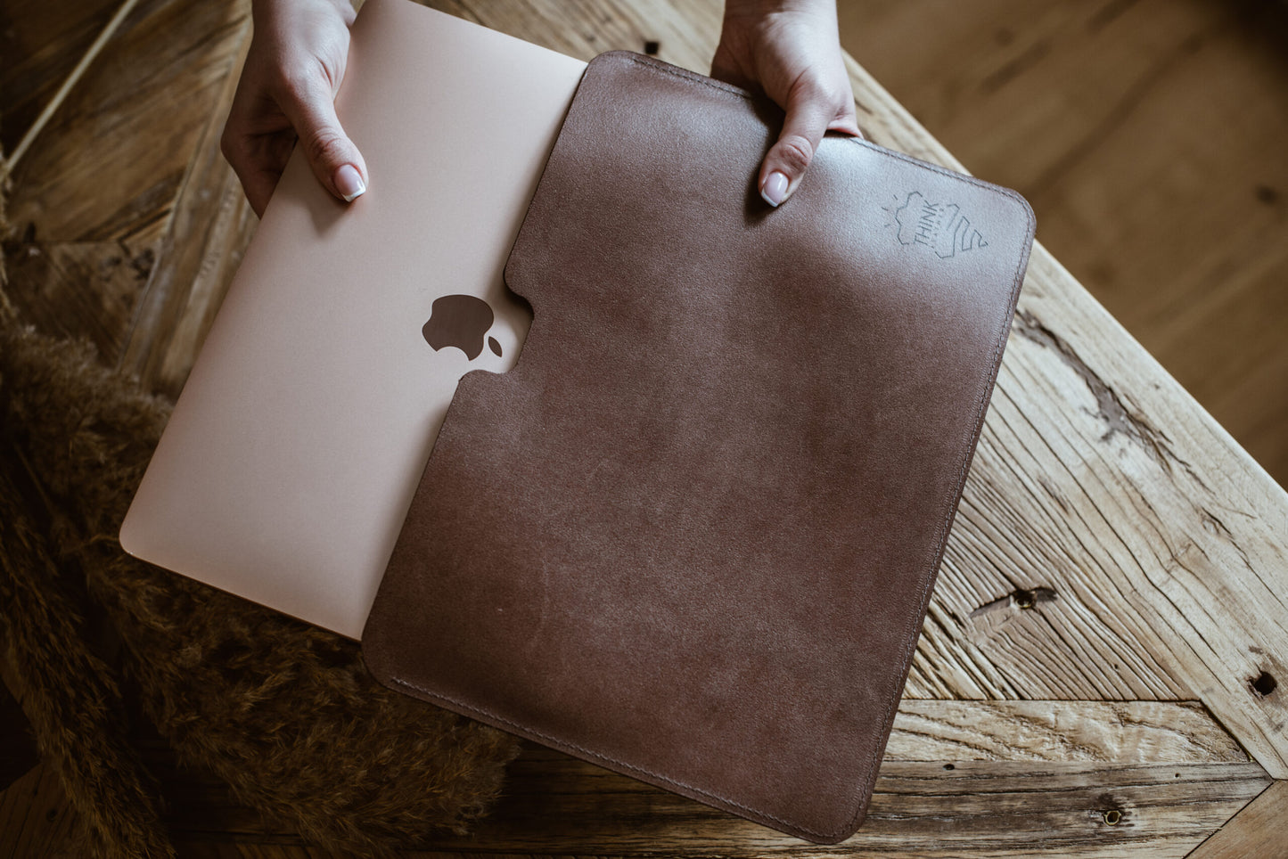 COVER MACBOOK 13"SLEEVE dark brown-0