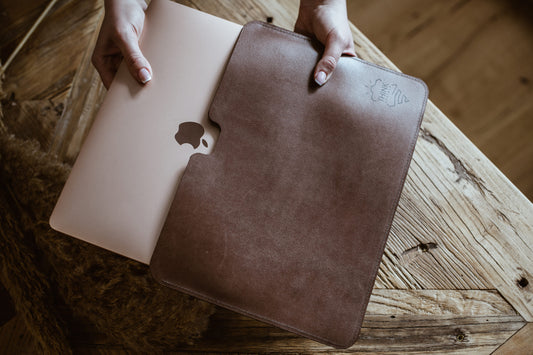 COVER MACBOOK 13"SLEEVE dark brown-0